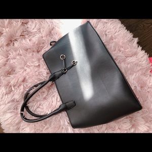 Bershka like new bag big enough for laptop